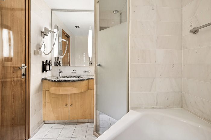 Expedition Suite | Grand Suite on middle or upper deck